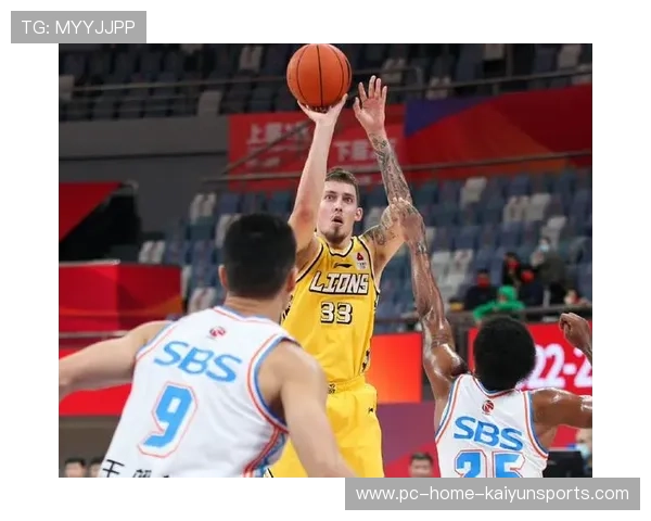 浙江队对抗力度明显提升,中场完全占据主导